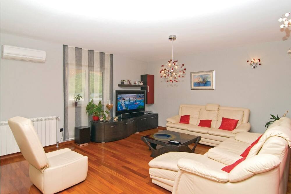Photo of Bedroom in Seget