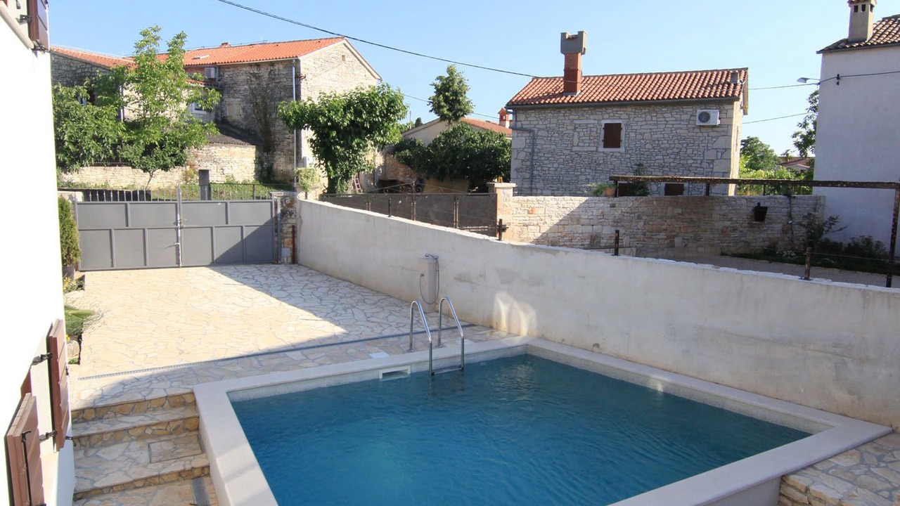 Photo of Outdoor in Peresiji
