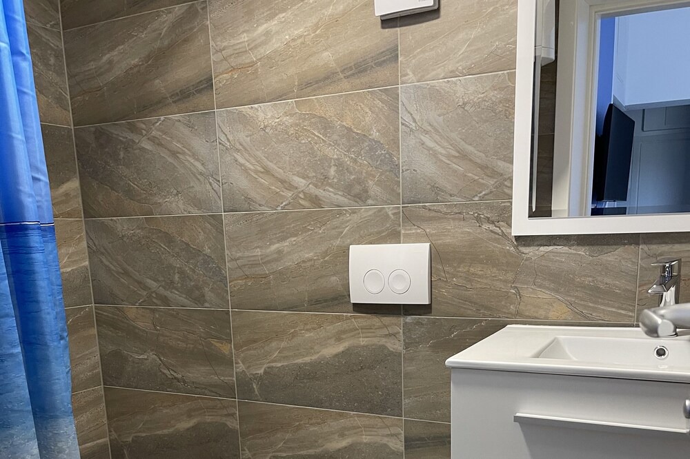Photo of Bathroom in Valbandon