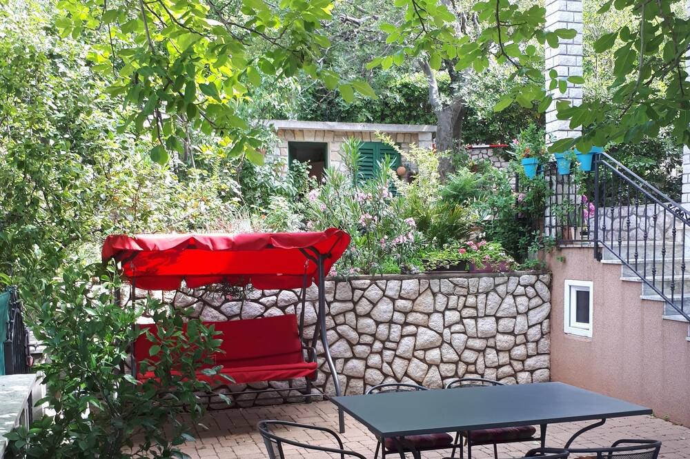 Photo of Patio Balcony in Vratarusa