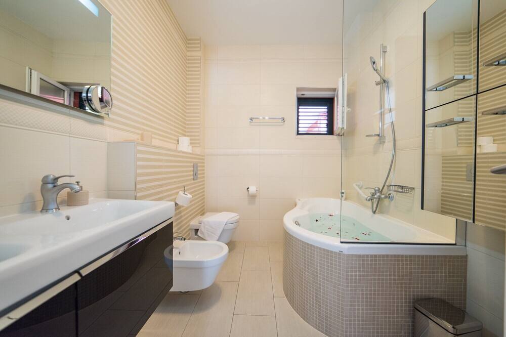 Photo of Bathroom in Gruda