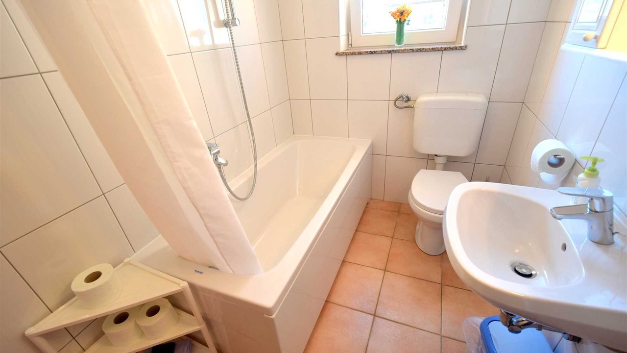 Photo of Bathroom in Porat
