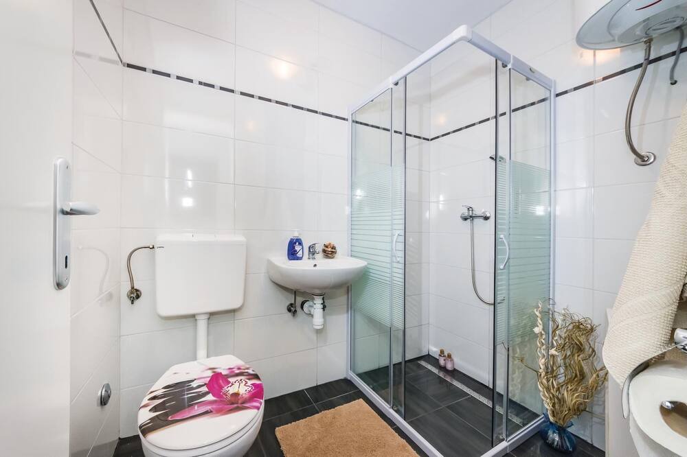Photo of Bathroom in Velim