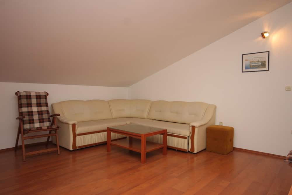 Photo of Livingroom in Cove Murtar