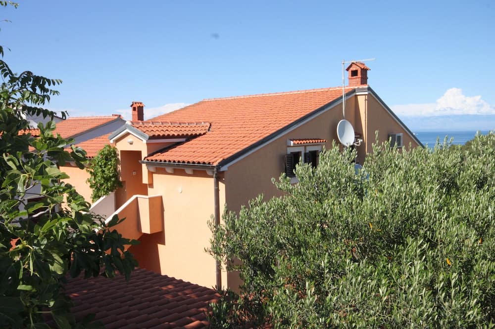 Photo of Outdoor in Cove Murtar