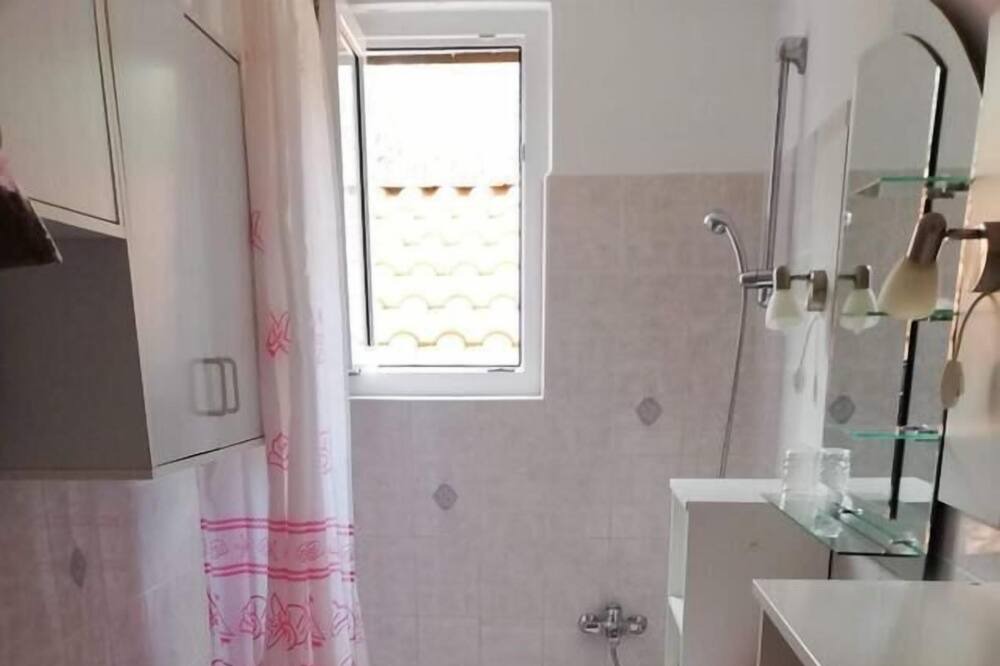 Photo of Bathroom in Kornic