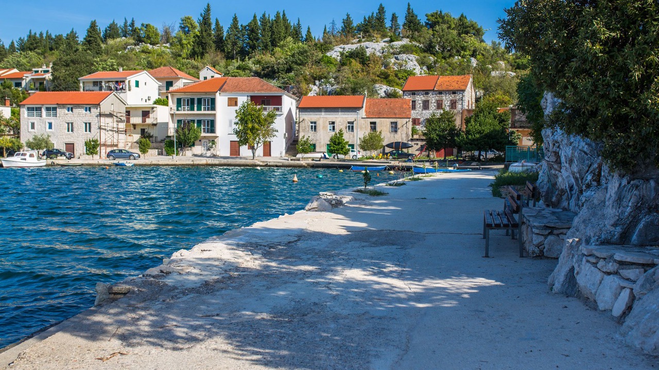 Photo of Others in Ploce