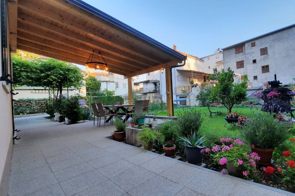 Photo of Outdoor in Kastel Luksic