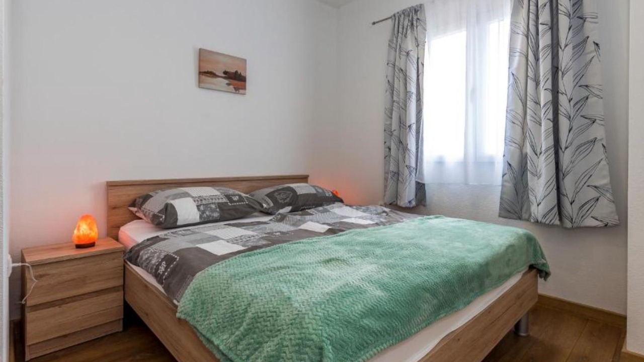 Photo of Bedroom in Garjak