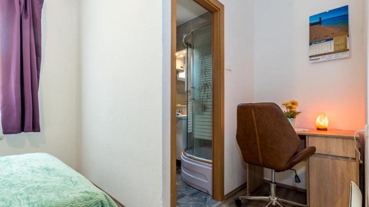 Photo of Bedroom in Garjak