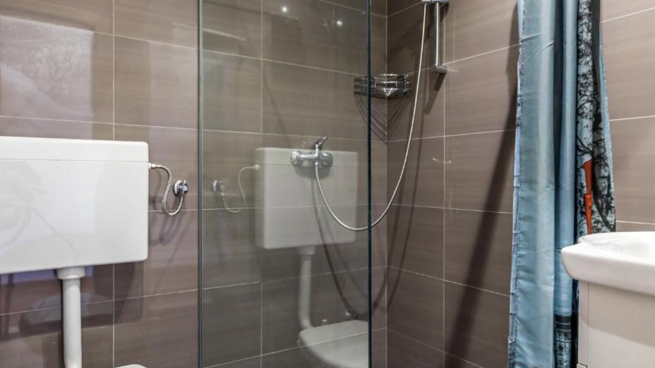 Photo of Bathroom in Garjak