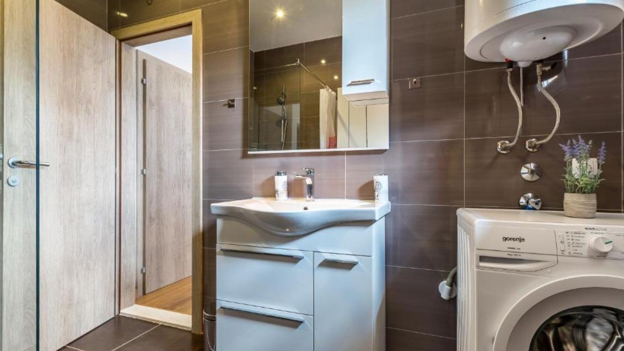 Photo of Bathroom in Garjak
