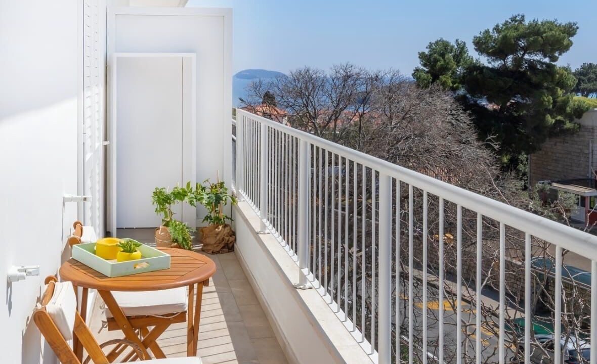 Photo of Patio Balcony in Gornji Kono