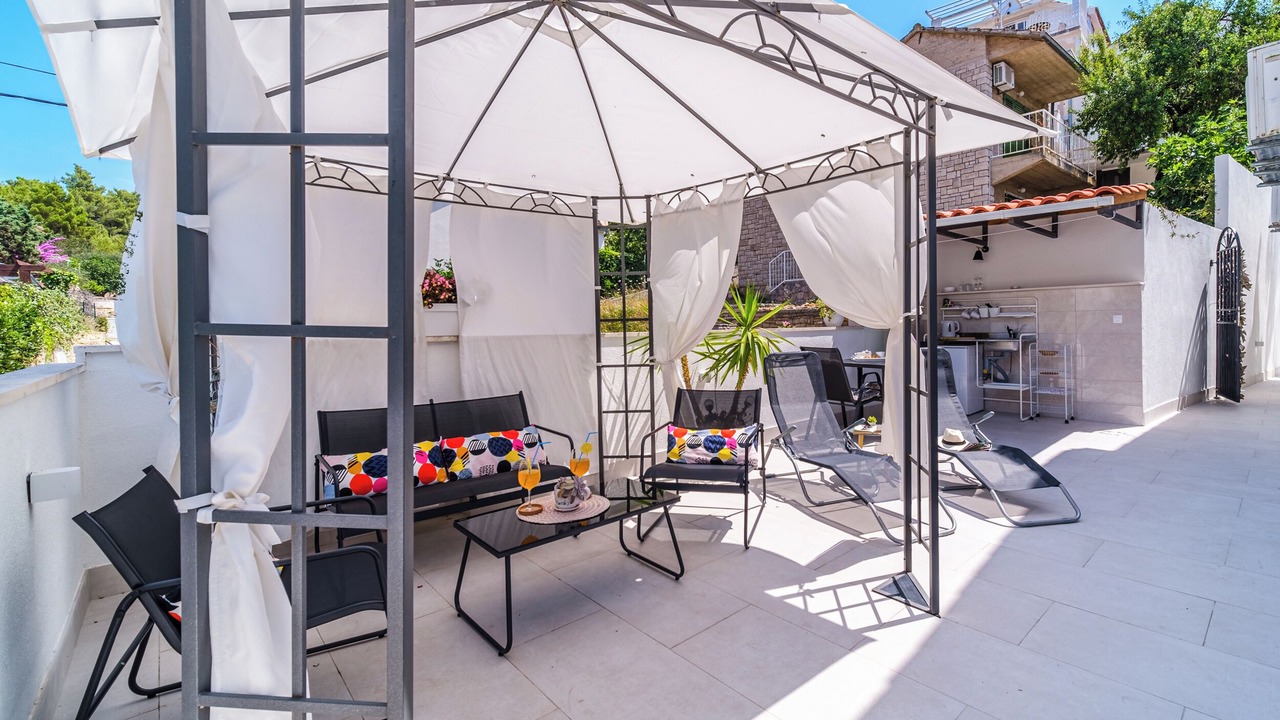 Photo of Outdoor in Cove Makarac (Milna)