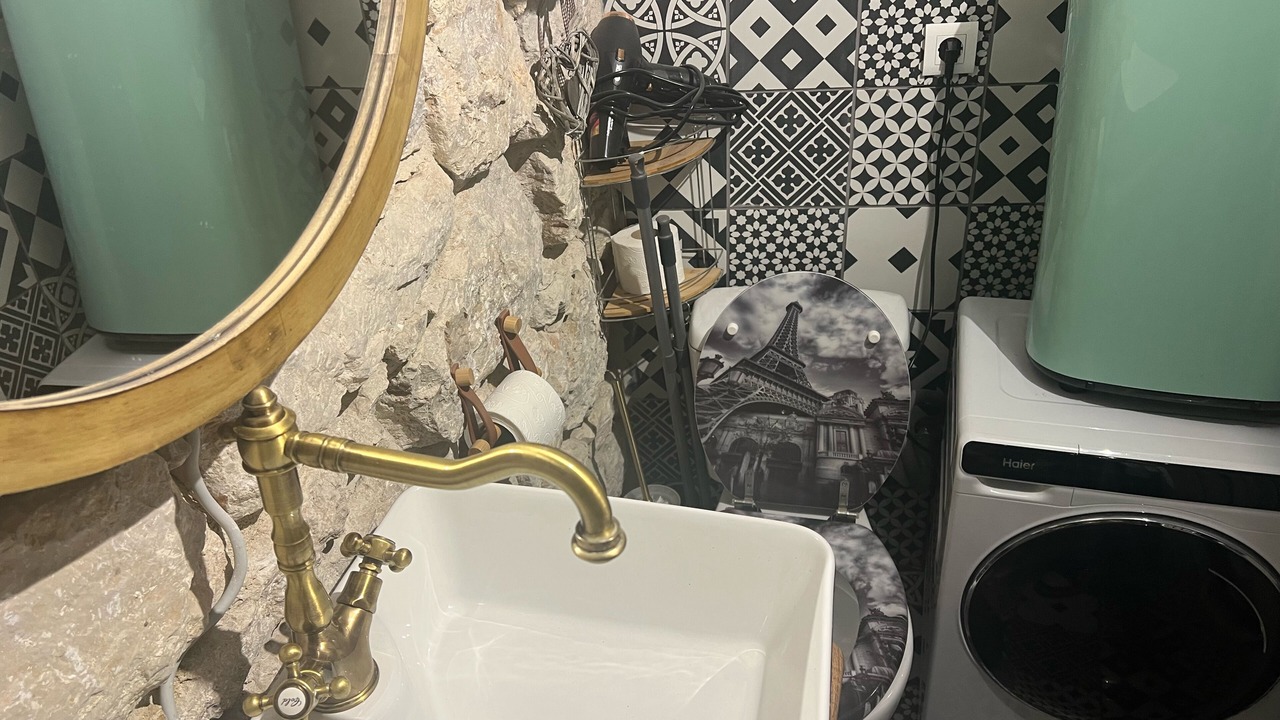 Photo of Bathroom in Bakar