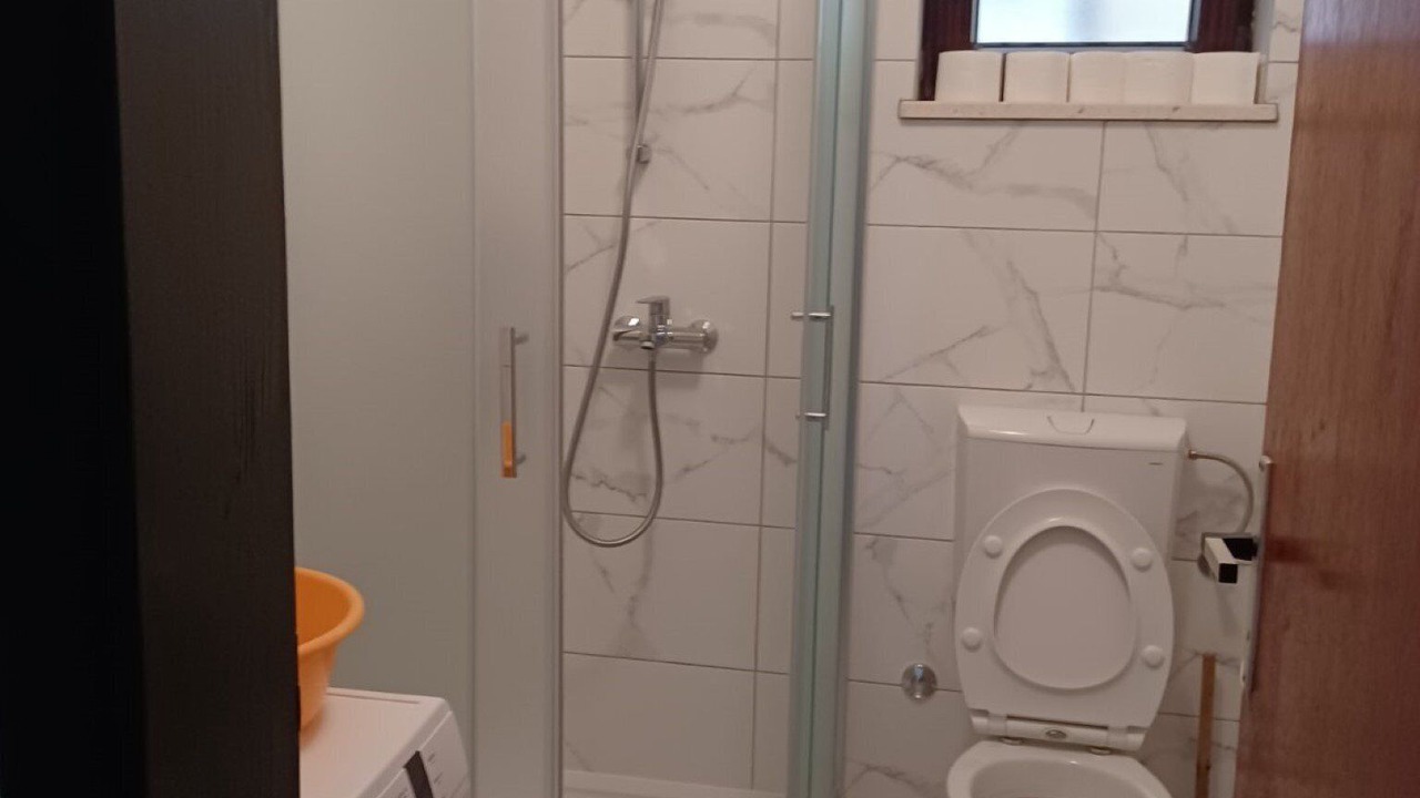 Photo of Bathroom in Sreser
