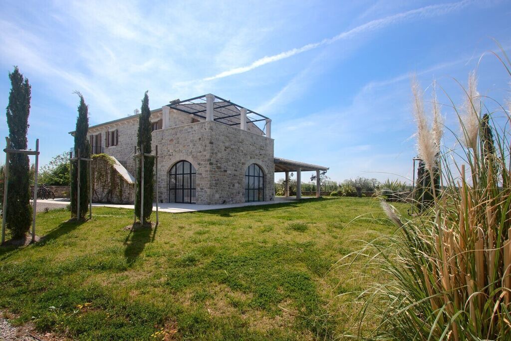 Photo of Outdoor in Finida