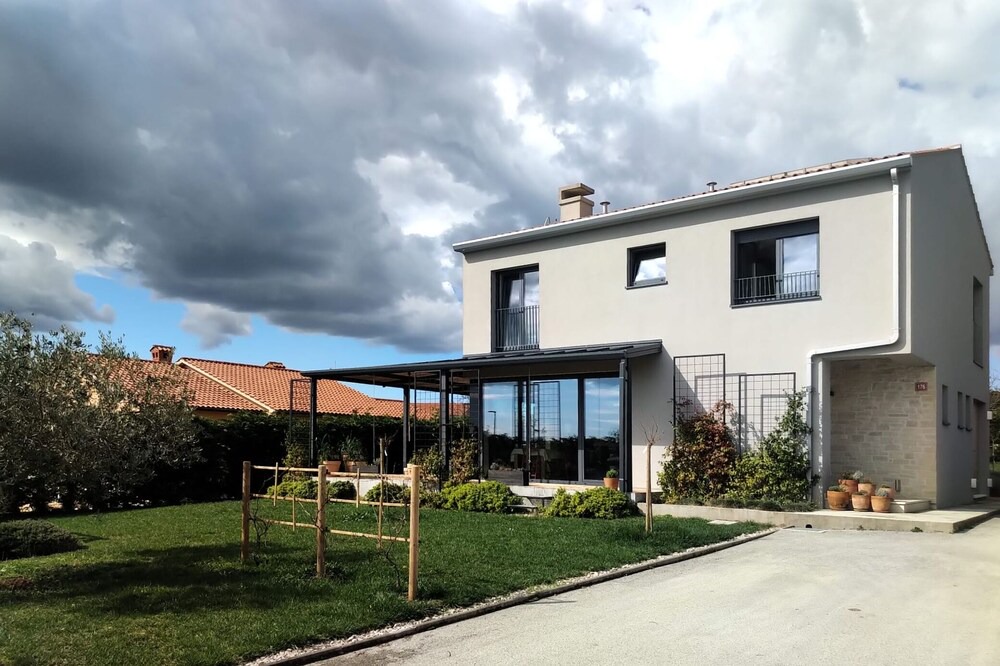 Photo of Outdoor in Lindar