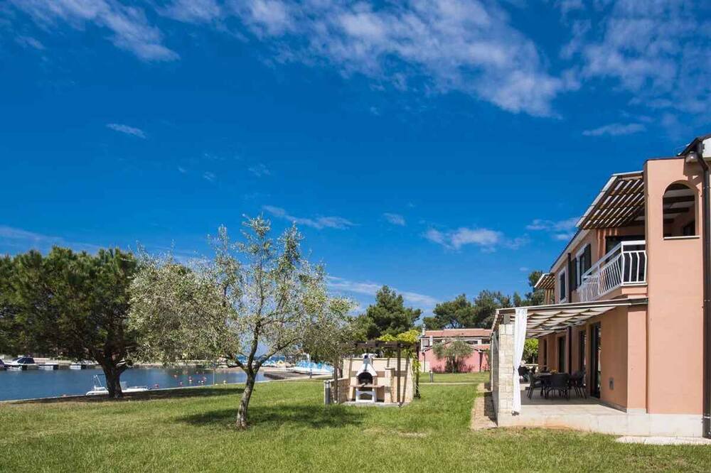 Photo of Outdoor in Monterol
