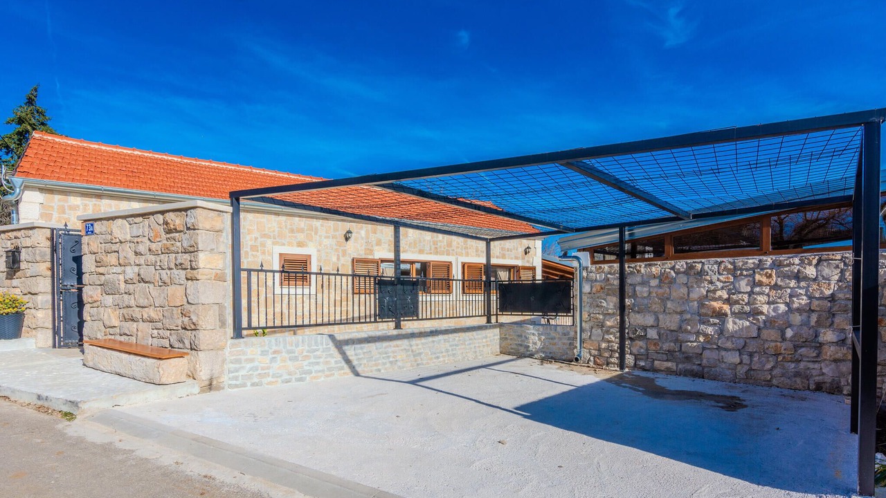 Photo of Outdoor in Rastevic