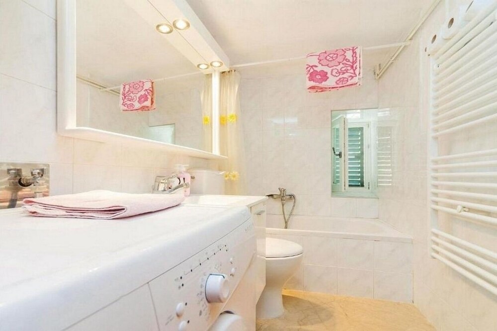 Photo of Bathroom in Oslje