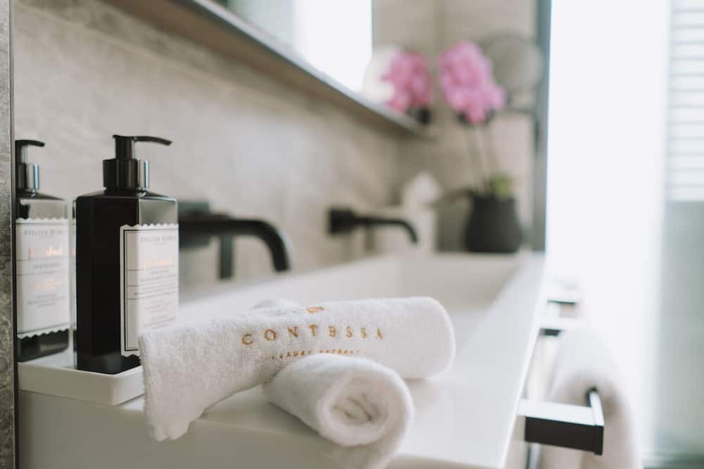Photo of Bathroom in Cove Murtar