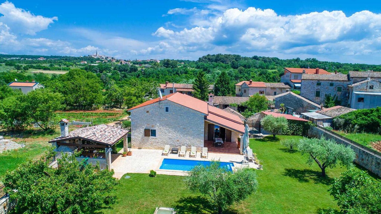 Photo of Outdoor in Farini
