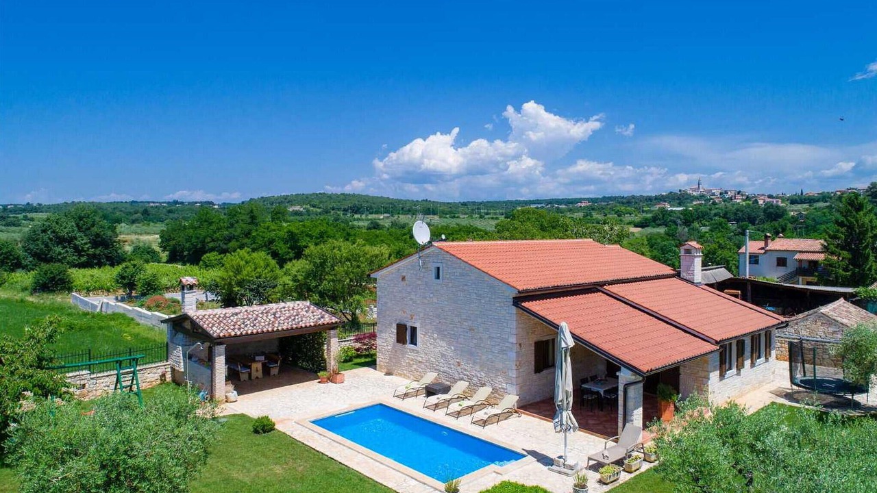 Photo of Outdoor in Farini
