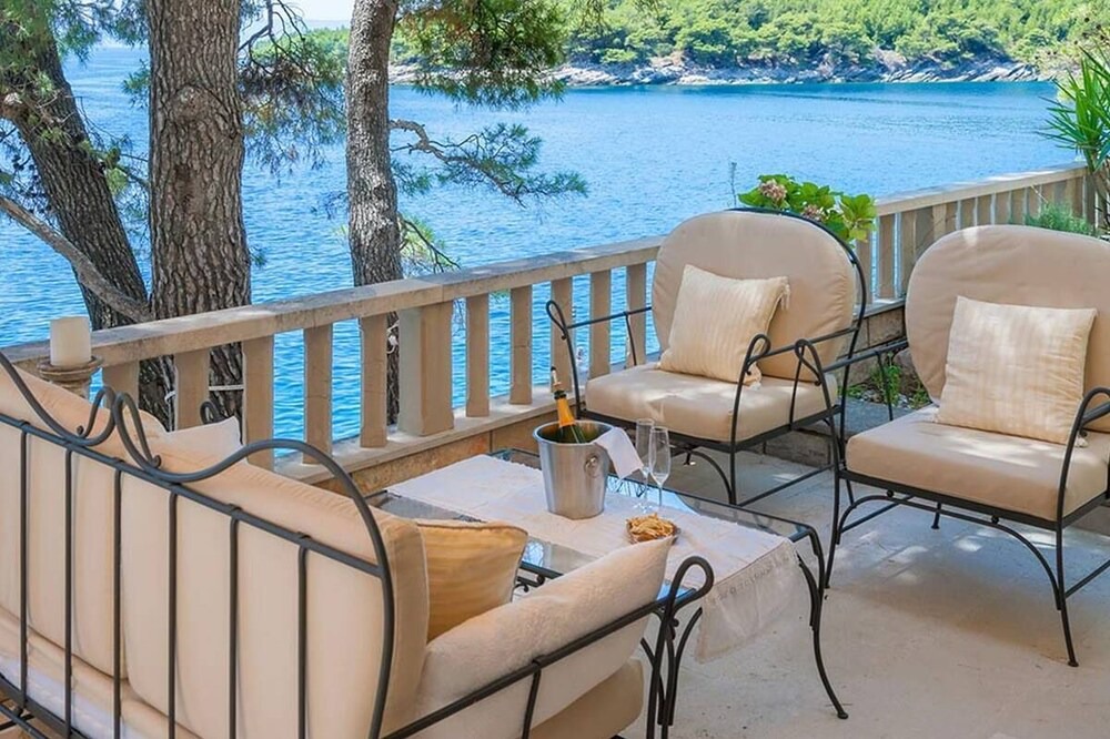 Photo of Outdoor in Cove Basina (Jelsa)