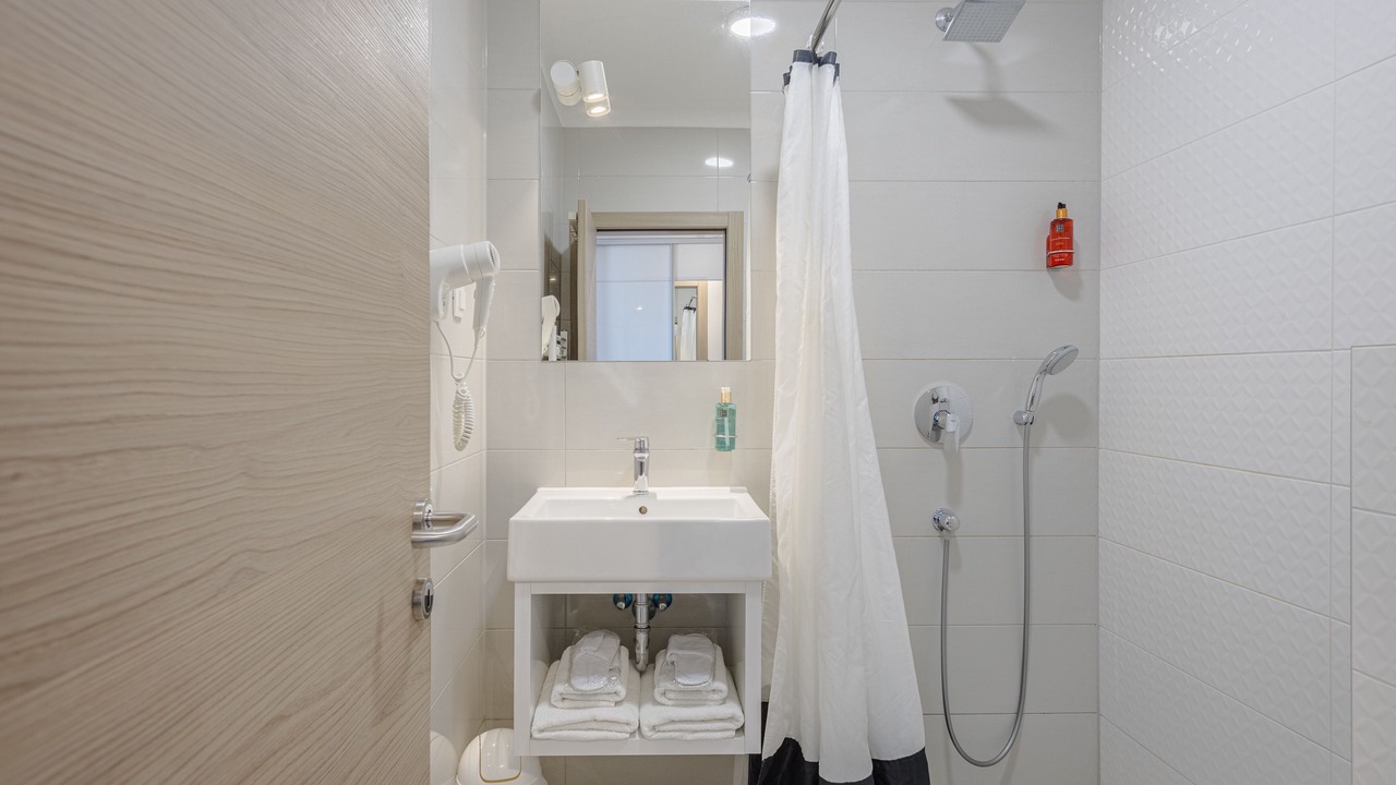 Photo of Bathroom in Duce