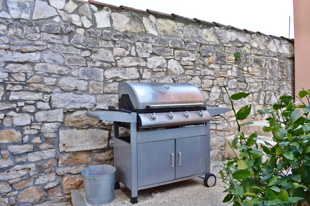 Photo of Outdoor in Tar
