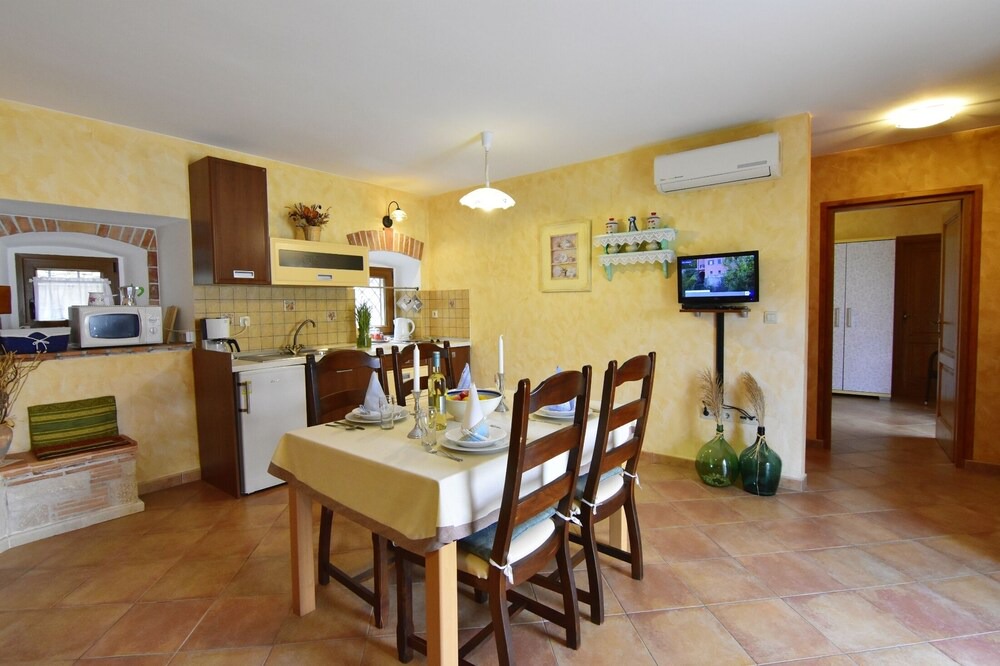 Photo of Kitchen in Tar