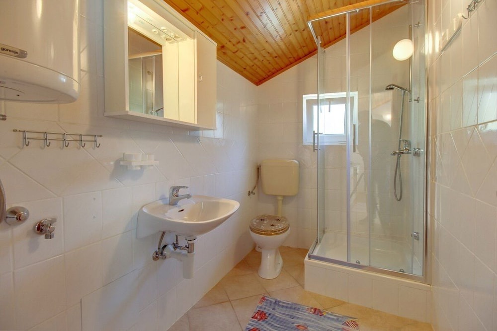 Photo of Bathroom in Cove Murtar
