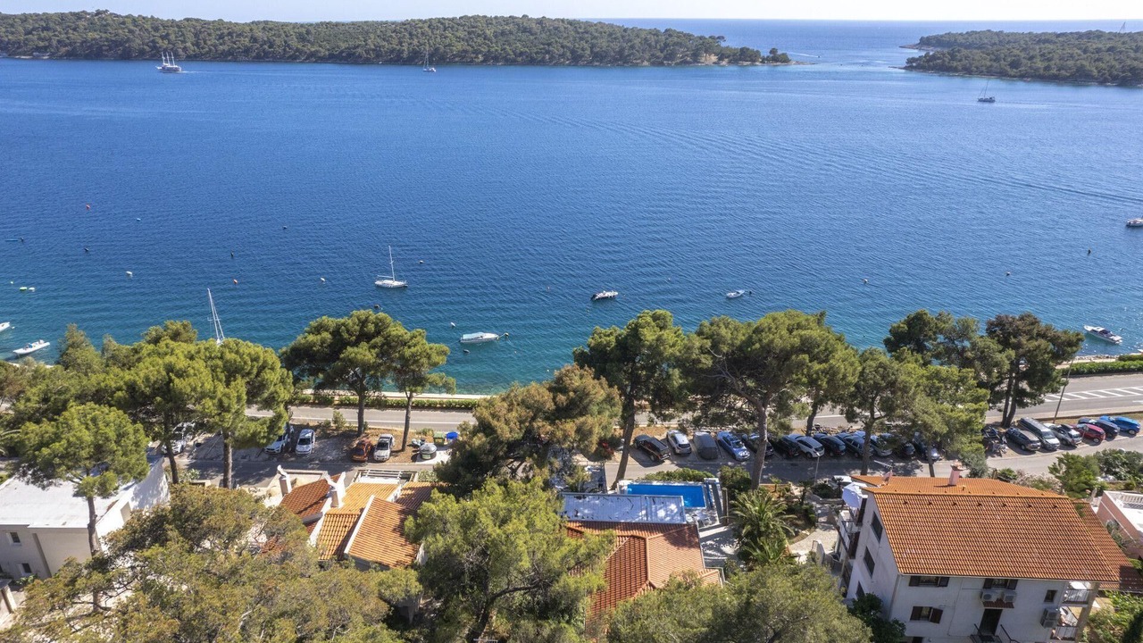 Photo of Outdoor in Cove Murtar