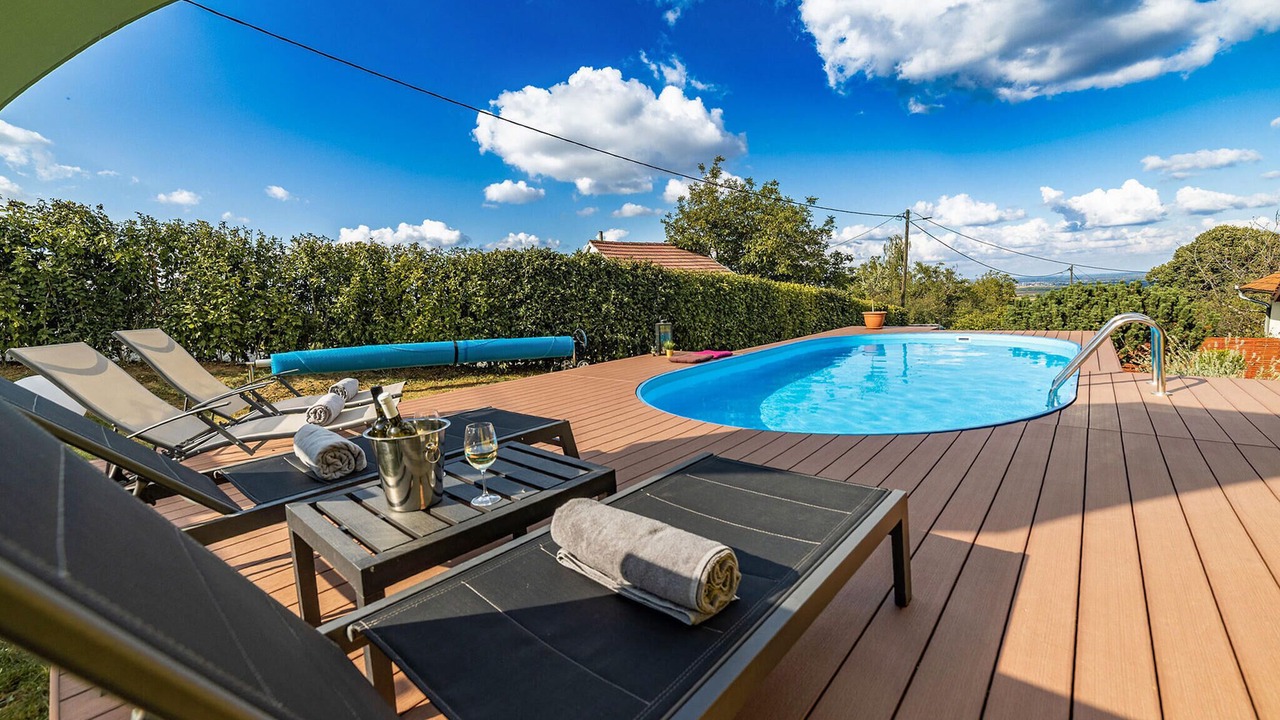 Photo of Outdoor in Pitomaca