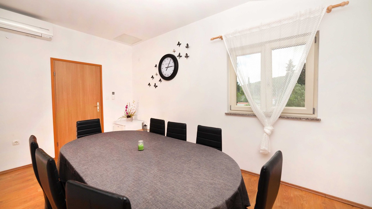 Photo of Livingroom in Brsec