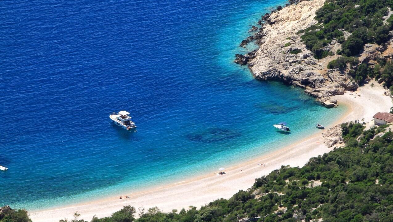 Photo of Others in Cres