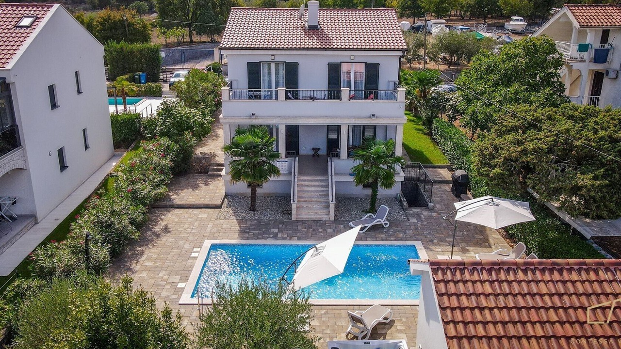 Photo of Outdoor in Porat