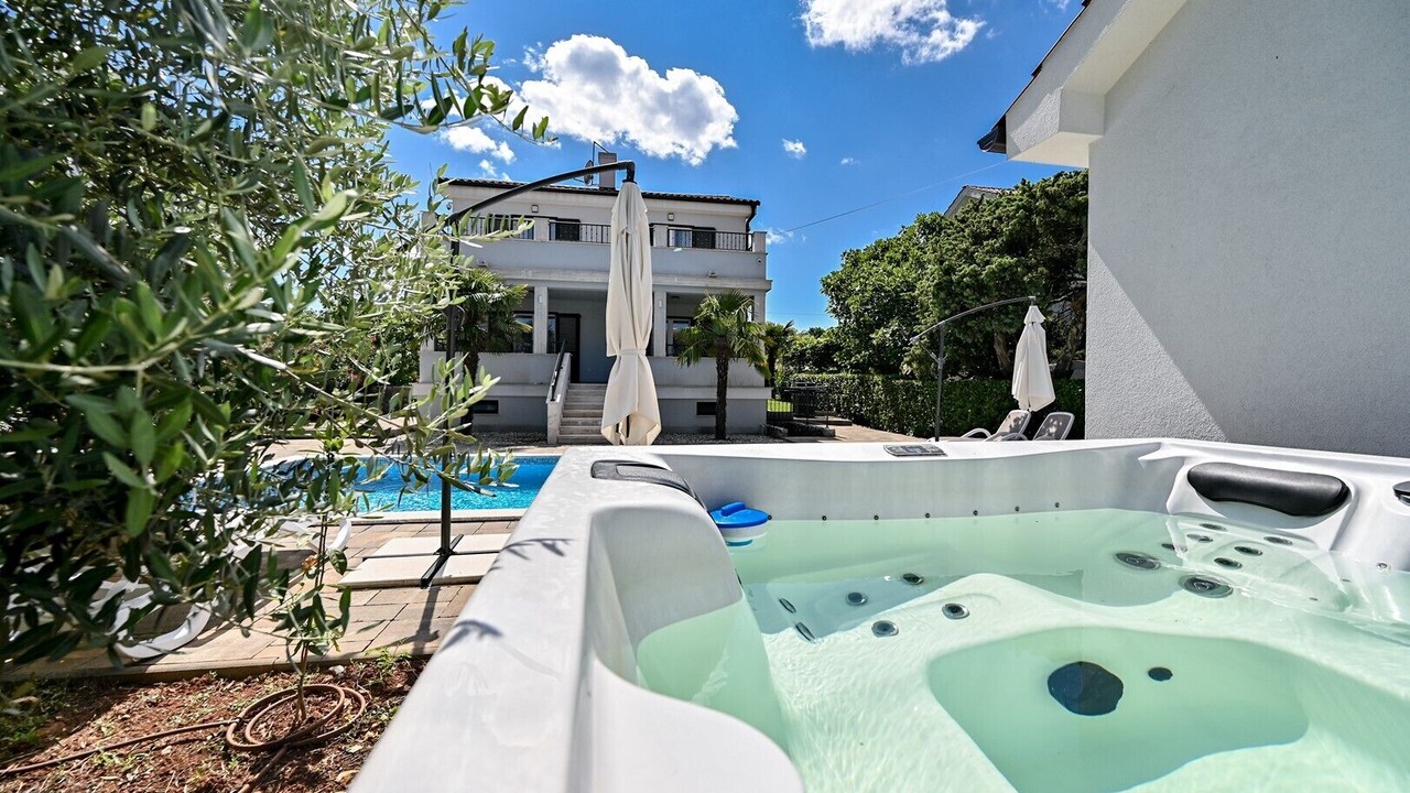 Photo of Outdoor in Porat