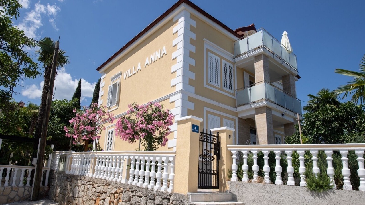 Photo of Outdoor in Ika