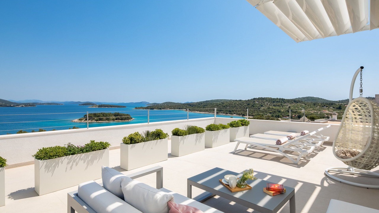 Photo of Patio Balcony in Jezera