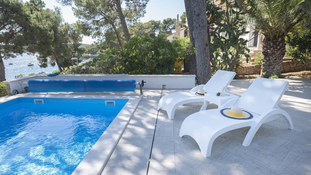 Photo of Outdoor in Cove Murtar