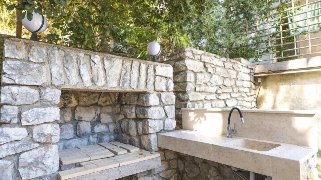 Photo of Outdoor in Cove Murtar