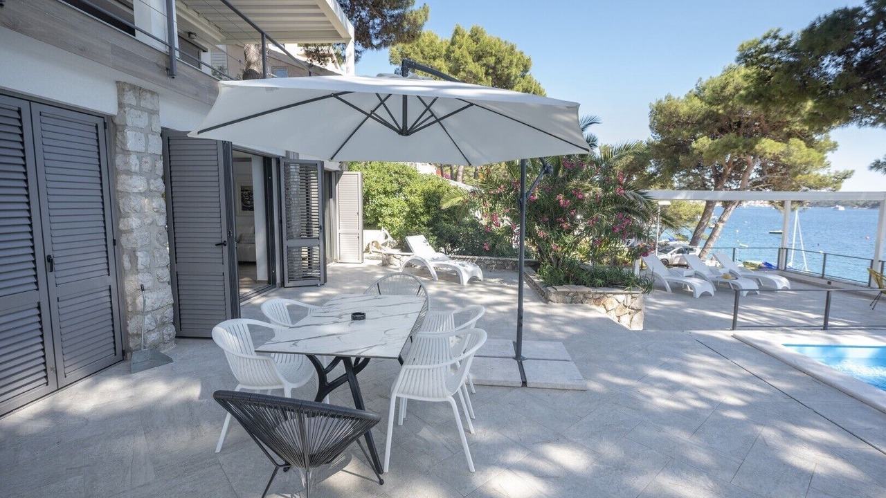 Photo of Outdoor in Cove Murtar