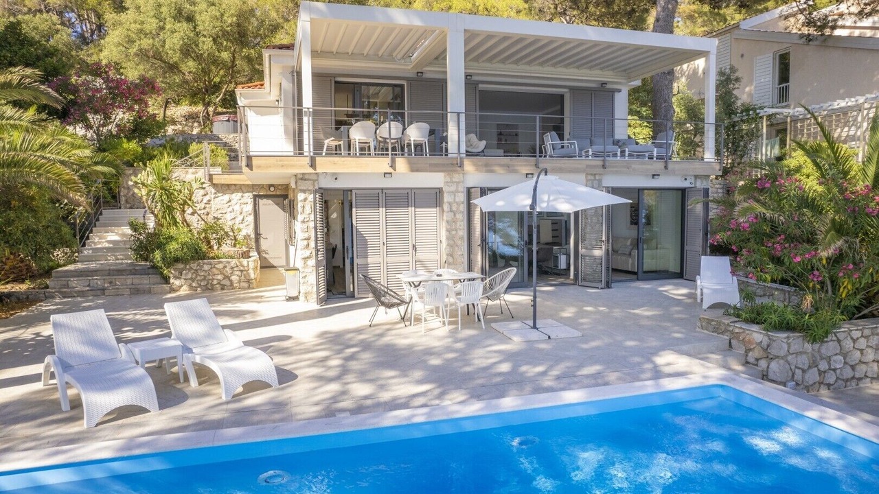 Photo of Outdoor in Cove Murtar