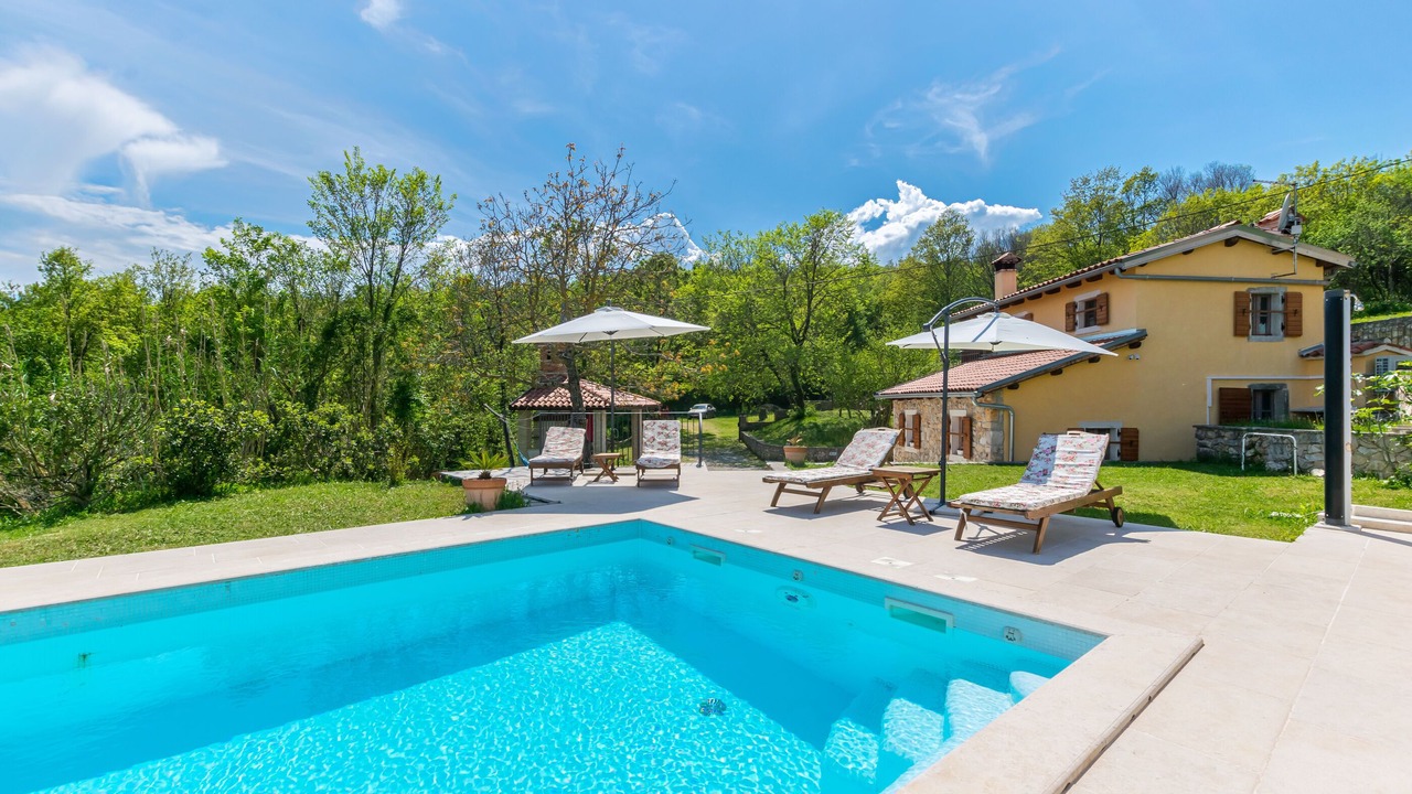 Photo of Outdoor in Sucici