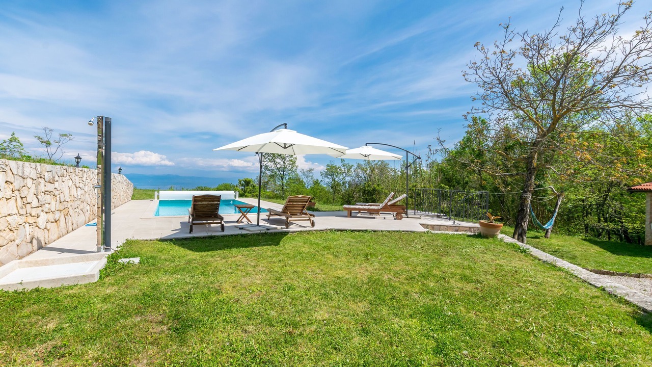 Photo of Outdoor in Sucici