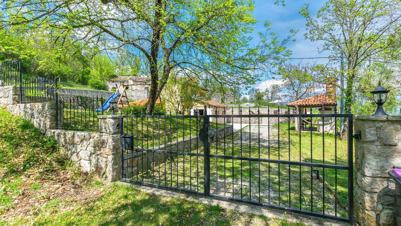 Photo of Outdoor in Sucici