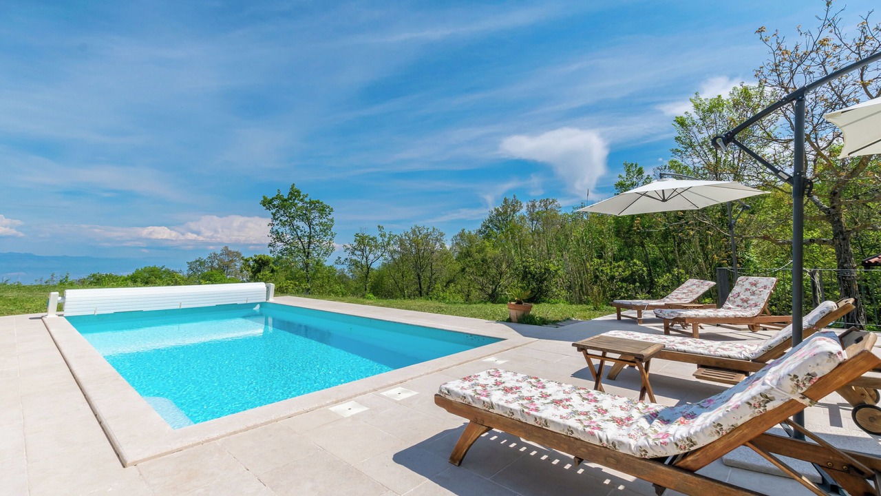 Photo of Outdoor in Sucici