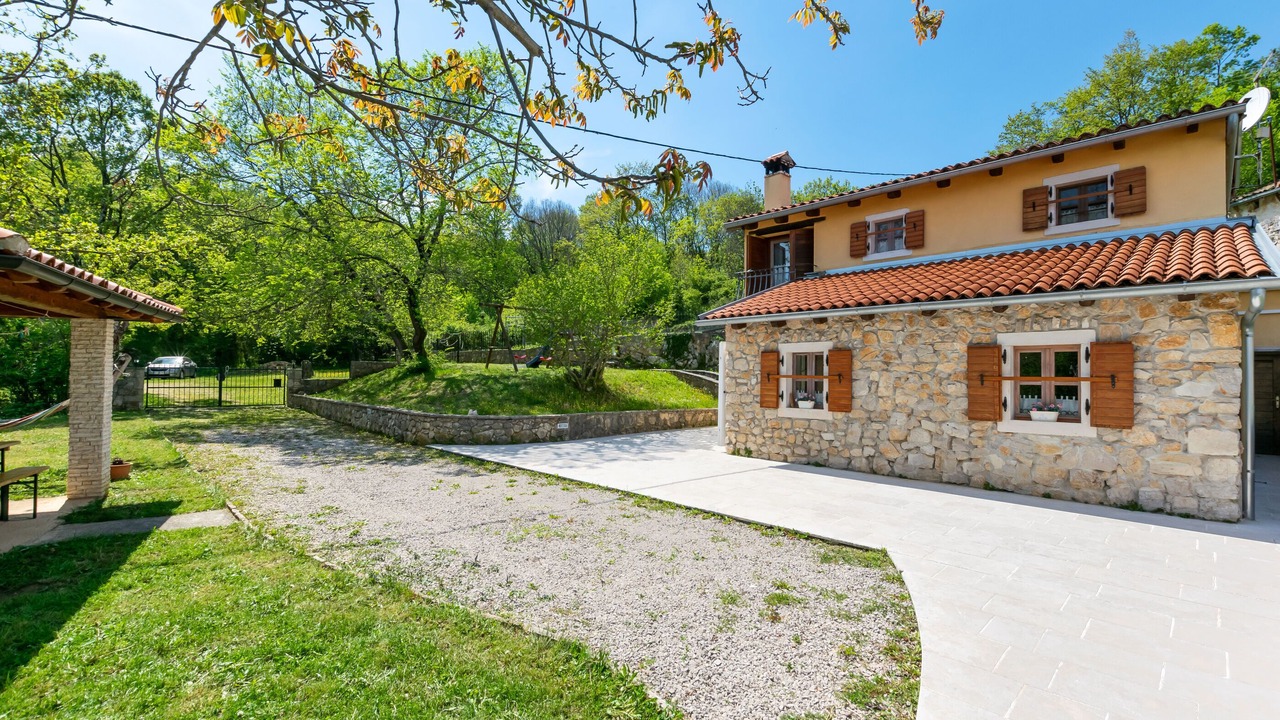Photo of Outdoor in Sucici